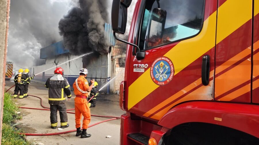 CBMAM-INCENDIO-FABRICA-_03-2048x1153