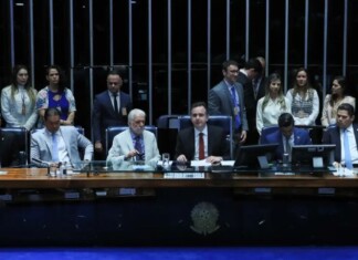 Congresso promulga emenda à constituição para cortar gastos do governo; entenda