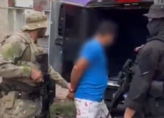 Quarteto é preso com armas e joias após assalto a coletivos em Manaus