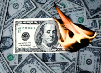 Dólar avança para R$ 6,17 mesmo após intervenção de US$ 3 bi do BC