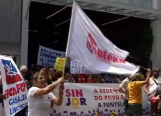 Polícia Militar reprime professores em protesto contra projeto do Governador do Pará