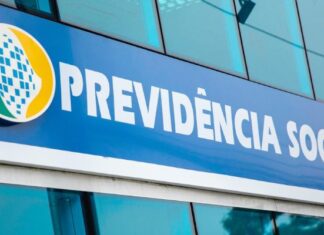 Aposentados e pensionistas do INSS terão aumento de 4,77% nos benefícios