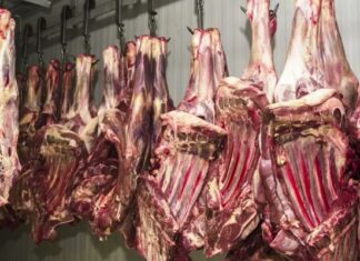 Polícia investiga empresa que vendeu carne contaminada das enchentes do RS em várias regiões do Brasil