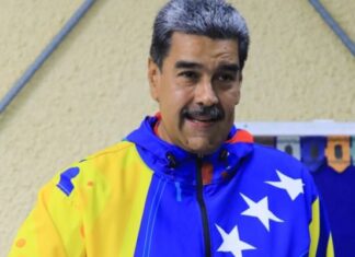 Nicolás Maduro assume 3º mandato e promete reforma na Constituição