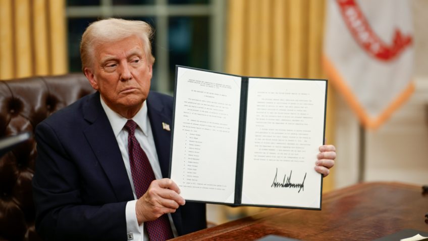 Trump-assina-decretos-EUA-848x477