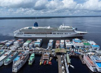 MS Aurora: maior cruzeiro da temporada atraca no Porto de Manaus com mais de 2,4 mil turistas