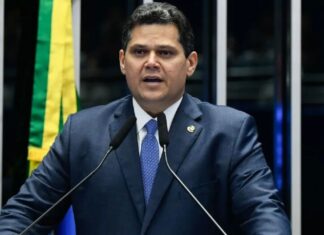 Davi Alcolumbre é o novo presidente do Senado com 73 dos votos válidos