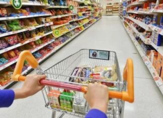Cesta básica sobe nas capitais e custa ao menos 40% do salário mínimo