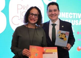 Reconhecimento nacional: pró-reitor da UEA recebe Prêmio Jovem Cientista por impacto acadêmico e inovação científica