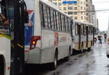 Motoristas e cobradores aprovam paralisação após atrasos de salários em Manaus