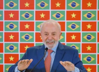 Presindente Lula avalia ligar para Donald Trump em negociação de tarifas