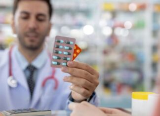 Conselho Federal de Farmácia autoriza farmacêuticos a prescreverem medicamentos