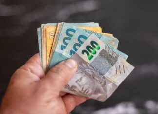 Antecipação do décimo terceiro em 2025 promete injetar bilhões e aquecer economia brasileira