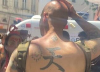 Estrangeiro com tatuagem de suástica é agredido durante bloco de carnaval no Rio