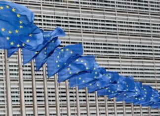 União Europeia propõe tarifas de retaliação de 25% sobre algumas importações dos EUA