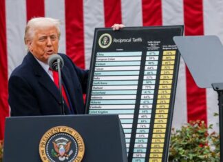 EUA excluem smartphones e computadores das tarifas recíprocas de Trump