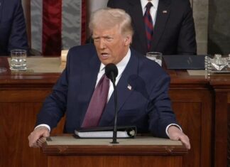 Trump ameaça aplicar tarifa adicional de 50% contra China