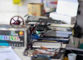RecuperaFone: PC-AM prende donos de assistência técnica por posse de celular com restrição de roubo ou furto