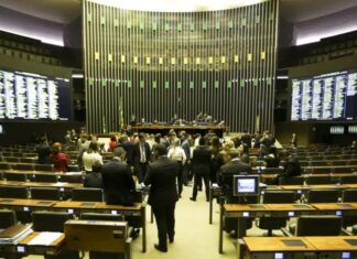 Câmara pode votar urgência para aumentar número de deputados federais; entenda