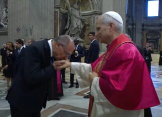 Geraldo Alckmin entrega ao Papa Leão XIV convite para visitar o Brasil durante a COP30