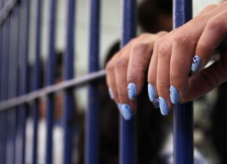 Ministro manda tirar presa trans de presídio de homens