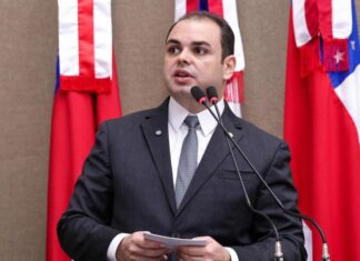 Deputado Roberto Cidade destaca Lei de sua autoria que incentiva o ingresso de mães solo no mercado de trabalho