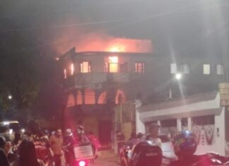 Incêndio atinge residência com kitnets no Nova Esperança e assusta moradores em Manaus