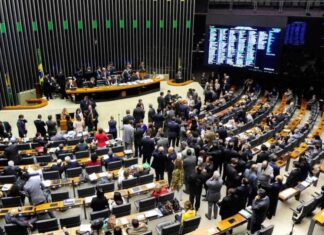 Congresso derruba veto de Lula e aprova aumento de R$ 164,8 milhões no Fundo Partidário