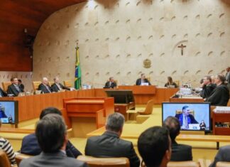 STF suspende julgamento sobre responsabilização de redes por postagens