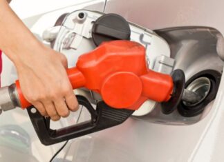 Gasolina fica mais barata: nova tarifa entra em vigor nesta terça