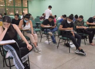AprovENS, curso pré-vestibular da UEA, divulga 52 vagas remanescentes para aulas presenciais