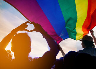 Comemorações do Orgulho LGBTQIA+ tomam as ruas do Brasil neste 28 de junho