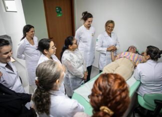 Pioneira na região Norte: UEA oferece implante contraceptivo gratuito durante curso profissionalizante
