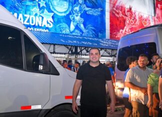 Modernização do Bumbódromo de Parintins vai impulsionar ainda mais o festival, afirma Roberto Cidade