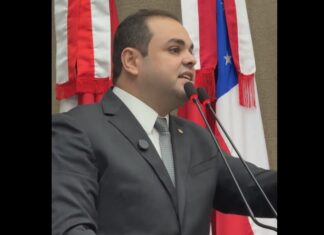 Irmão de David Almeida tenta minimizar tragédia causada por buraco, mas é enquadrado por Roberto Cidade e demais parlamentares