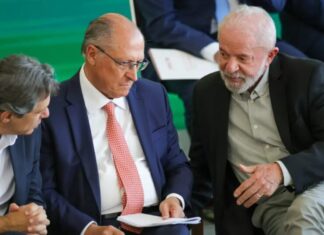 Governo Federal vai trabalhar para reverter taxação dos EUA, diz Alckmin