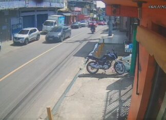 Acidente grave deixa homem e bebê feridos após invasão de contramão na Zona Oeste de Manaus