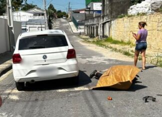 Entregador de ração sofre fratura exposta após colisão em cruzamento na Zona Norte de Manaus