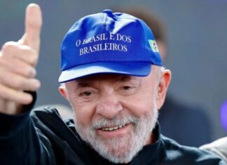 Lula tem melhora na aprovação após confronto com Trump por tarifaço, diz pesquisa