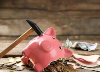 Brasileiros retiram R$ 49,6 bilhões da poupança, que tem a maior perda desde 2023