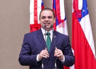 Em data dedicada à ciência, presidente Roberto Cidade celebra política de incentivo à pesquisa nas escolas