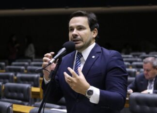 Capitão Alberto Neto cobra celeridade para a BR-319 e defende infraestrutura essencial para o Amazonas e a ZFM