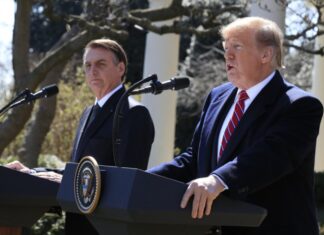 Bolsonaro diz ser “apaixonado” por Trump e revela planos que fez para o Brasil