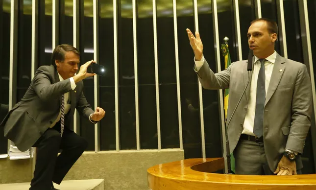 72055228_brasil_-_brasilia_-_bsb_-_pa_-_04-10-2017_-_pa_-_sessao_da_camara_dos_deputados_na_fot