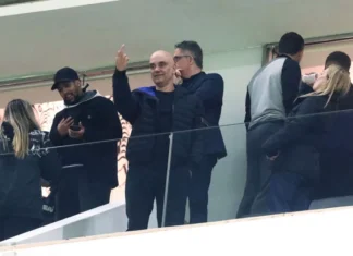 Fotógrafo que registrou gesto obsceno de Moraes é demitido após 23 anos no Estadão