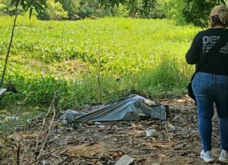 Moradores encontram corpo boiando em igarapé da Avenida Nova República em Manaus