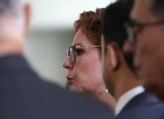 Carla Zambelli continuará presa na Itália, decide Tribunal de Roma