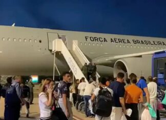 Brasil recebe hoje novos voos com brasileiros deportados dos Estados Unidos