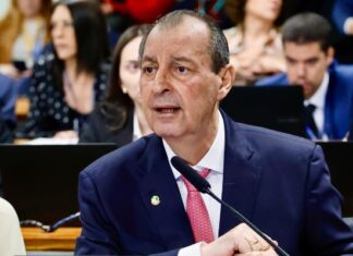 Omar Aziz critica quem trabalha contra o Brasil dentro do governo e cobra celeridade para derrubar vetos que prejudicam a BR-319