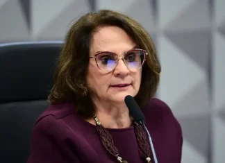 Senadora Damares Alves revela diagnóstico de câncer em sessão no Senado